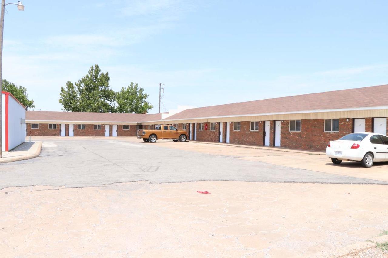 Western Motel Alva Exterior photo